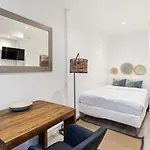 Bright & Modern Studio In Paris